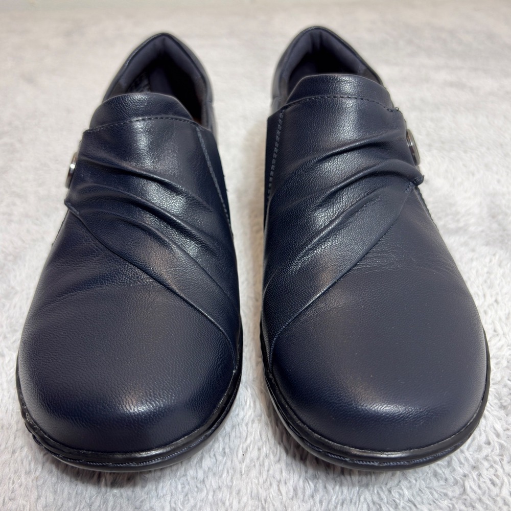 Clarks Collection Loafers Women's 9M Navy Blue Leather Pleated Slip On Shoes